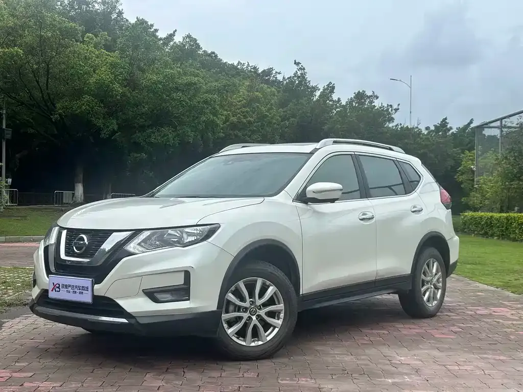 Nissan X-Trail — фото 1