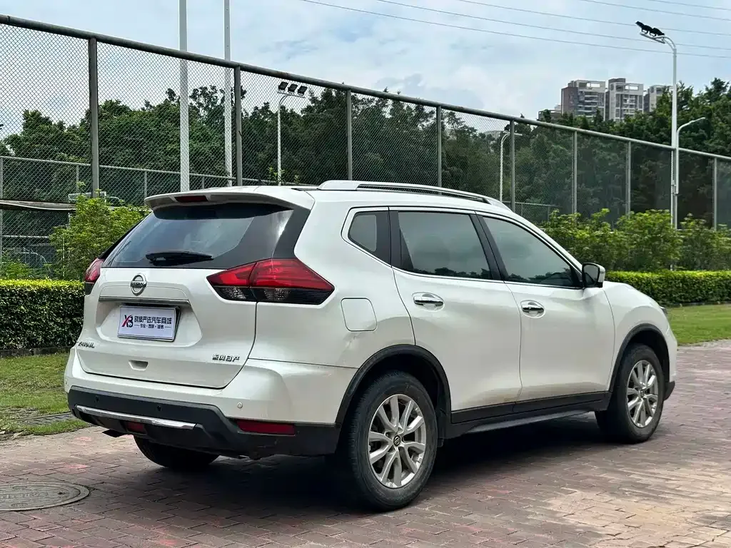 Nissan X-Trail — фото 9