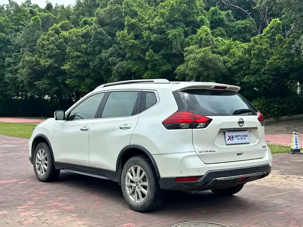 Nissan X-Trail — фото 8