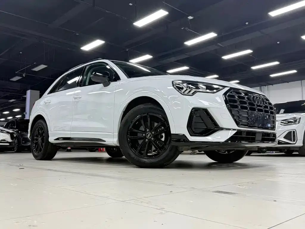 Audi Q3 — фото 10