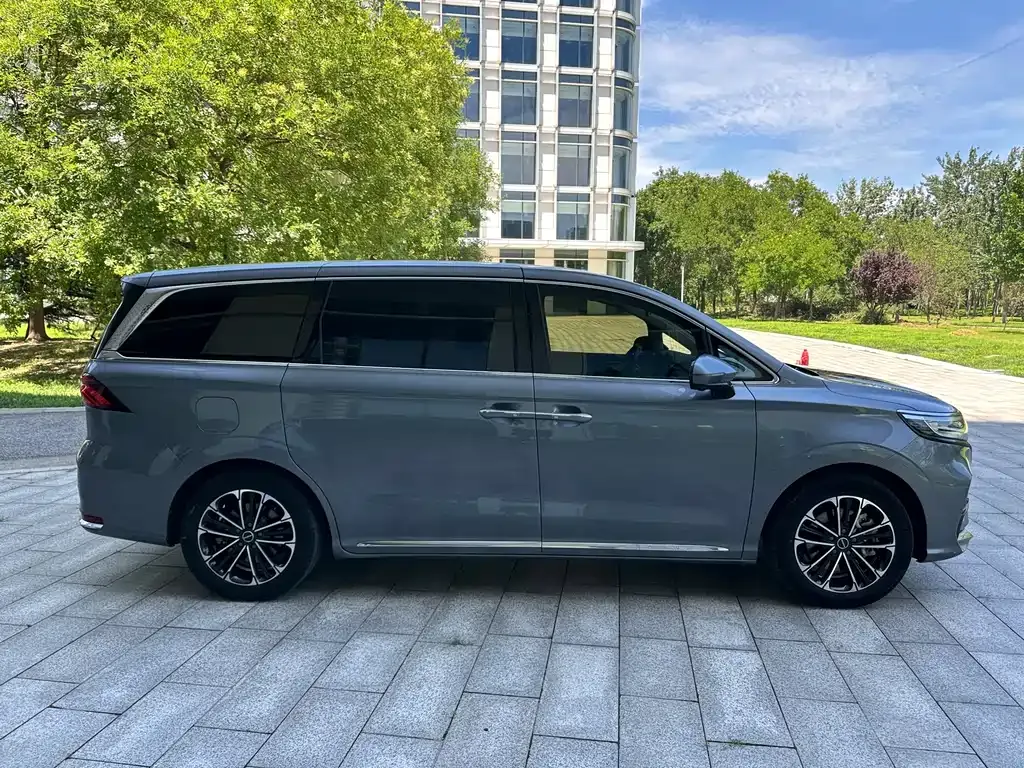 Roewe iMAX8 — фото 6