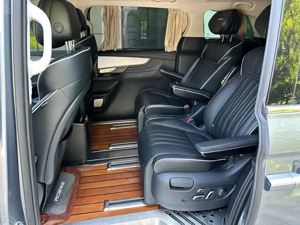 Roewe iMAX8 — фото 10