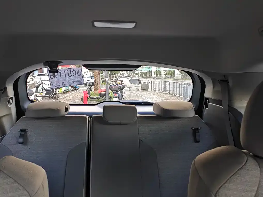 Toyota Sienna — фото 2