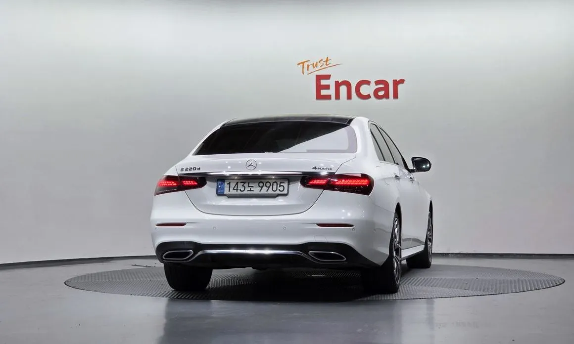 Mercedes-Benz E-Class — фото 5