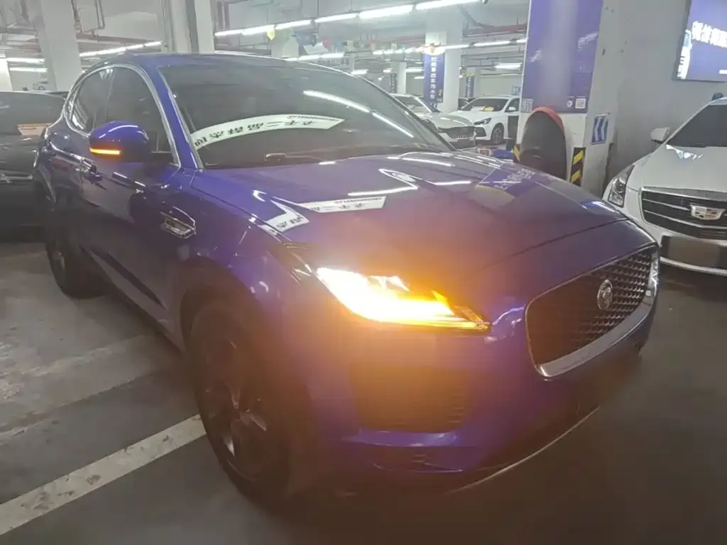 Jaguar E-PACE — фото 7