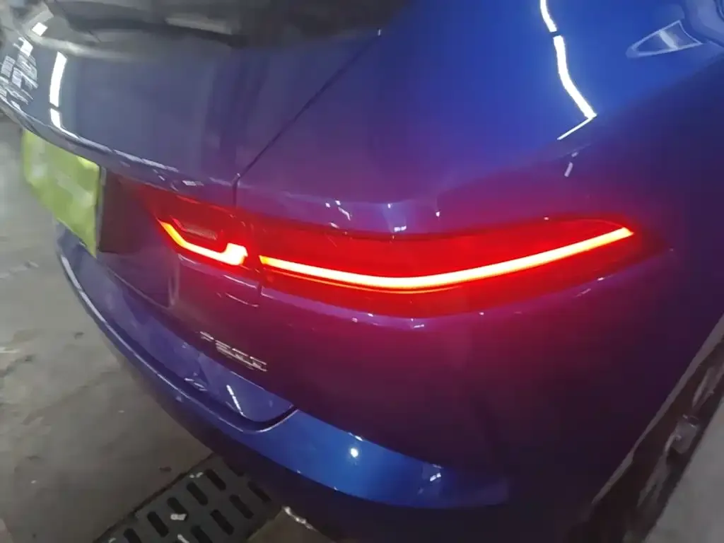 Jaguar E-PACE — фото 2