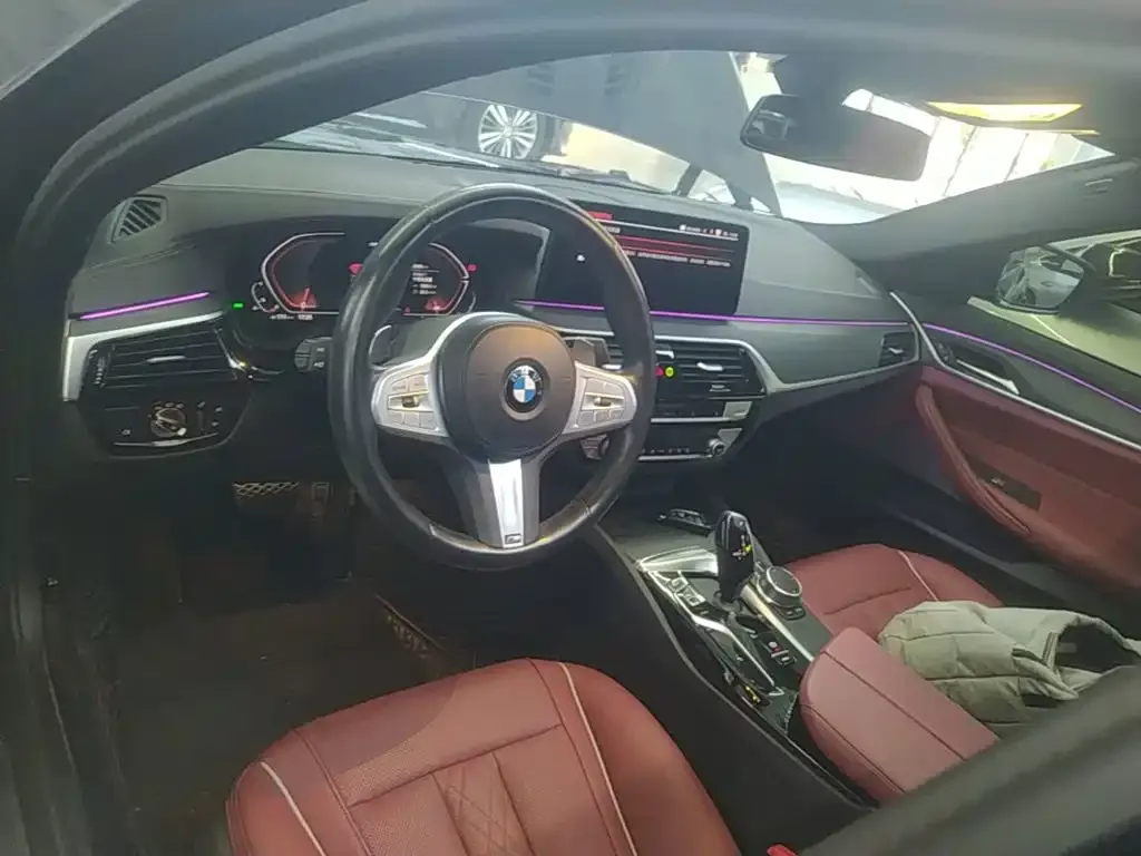 BMW 5 Series — фото 10