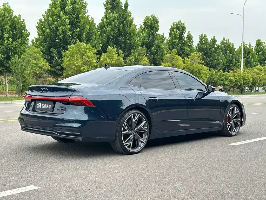 Audi A7L — фото 6