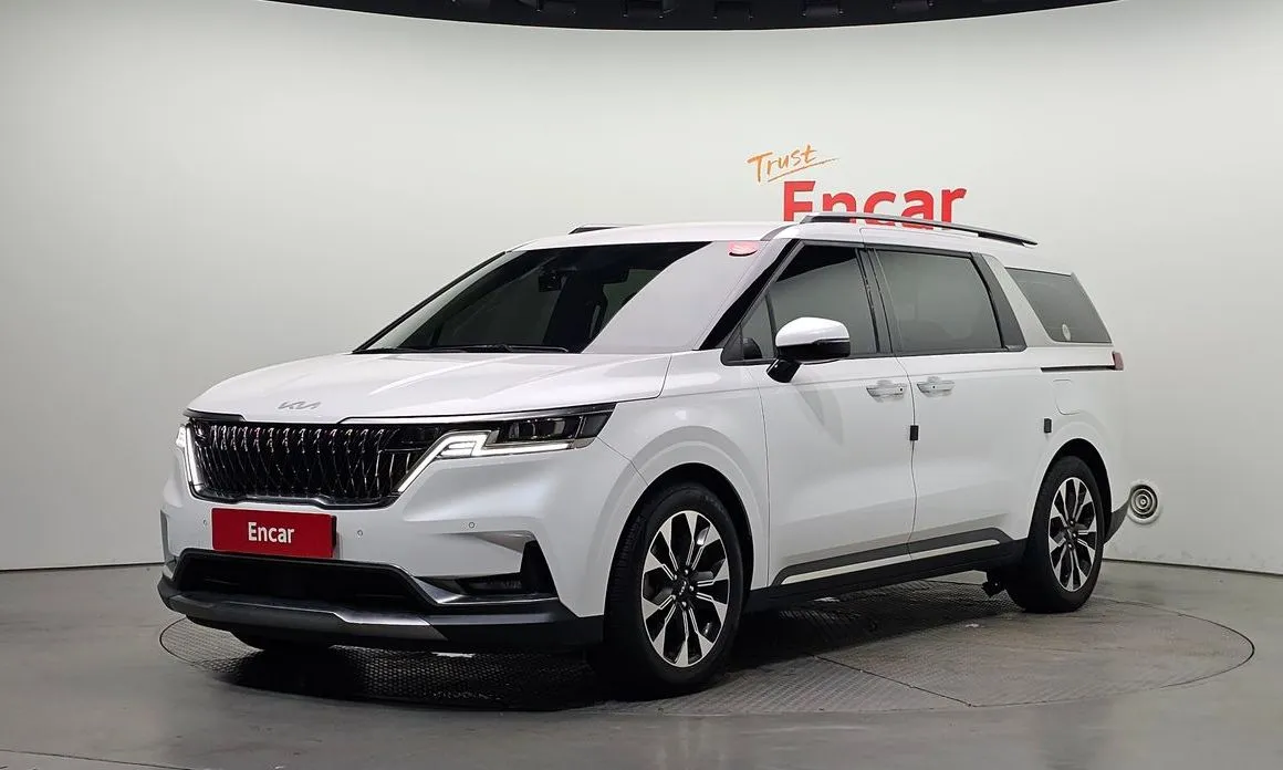 Kia Carnival — фото 1
