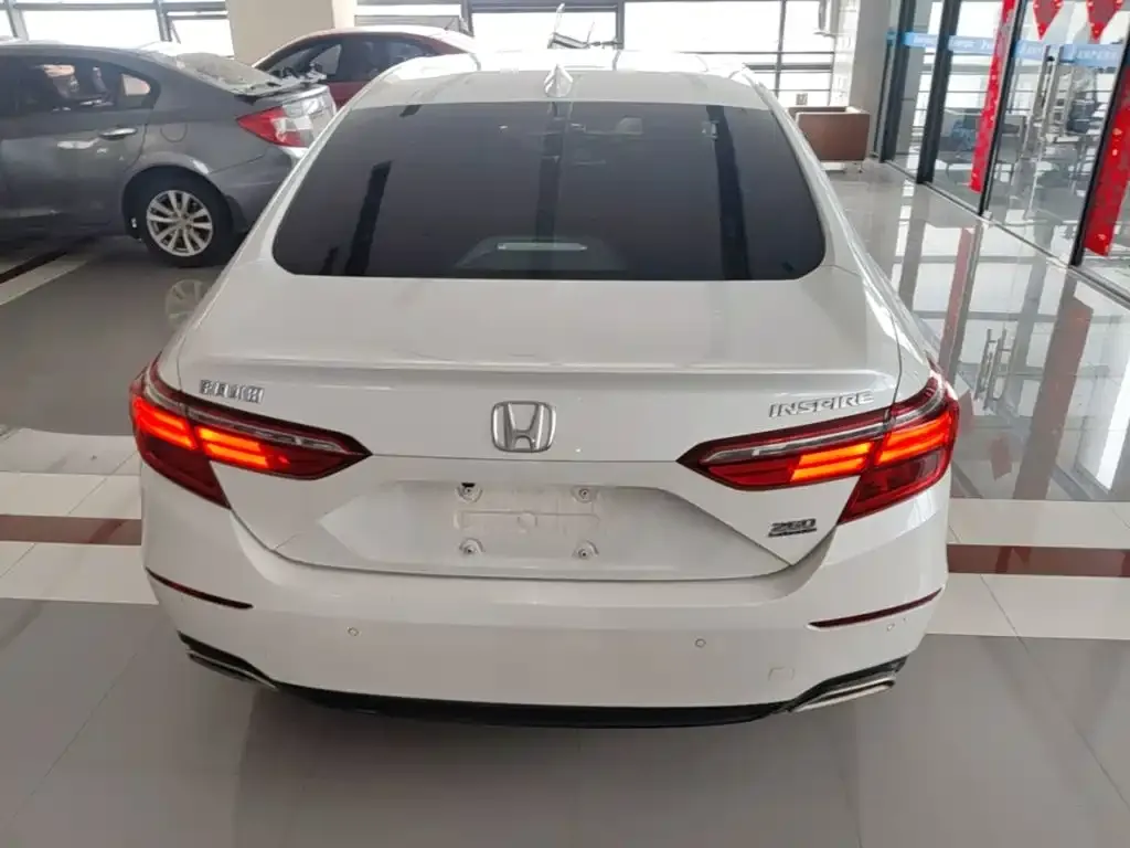 Honda Inspire — фото 10