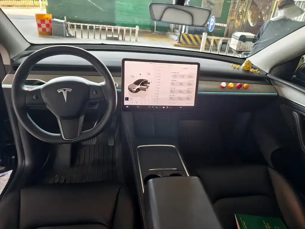 Tesla Model Y — фото 5