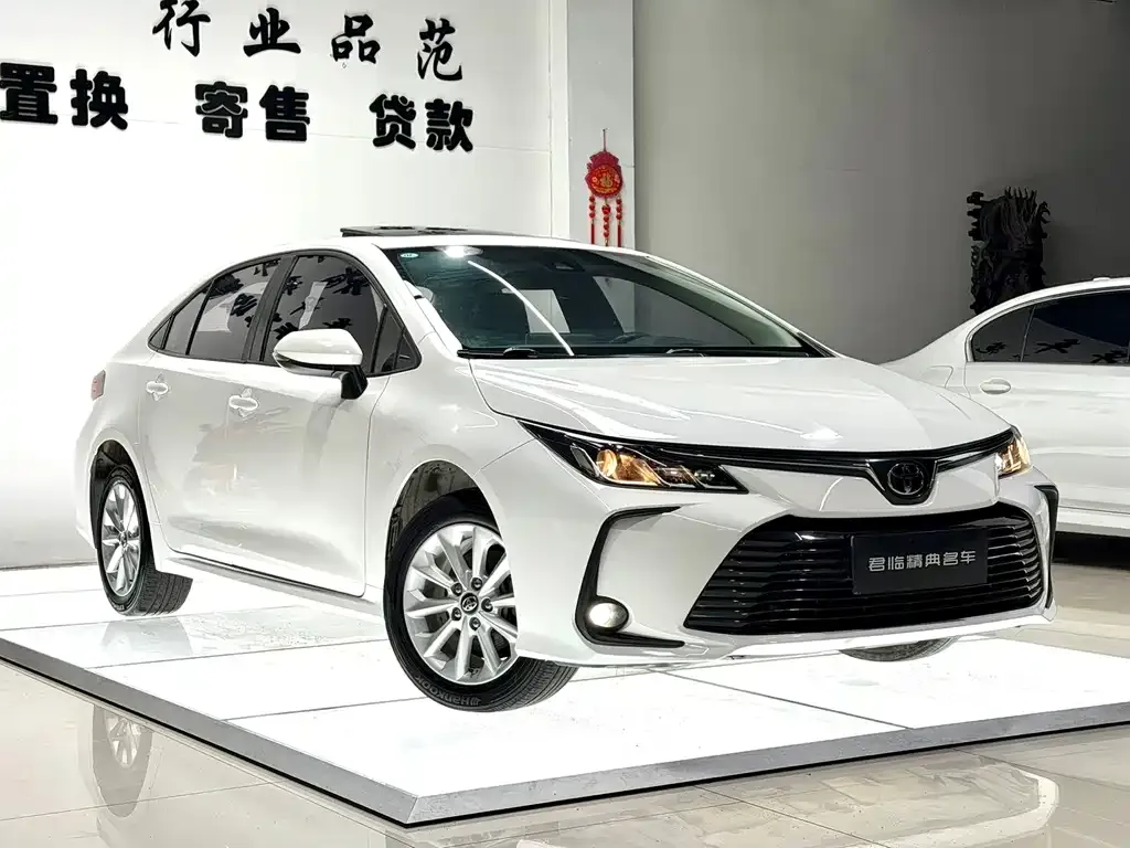 Toyota Corolla — фото 10