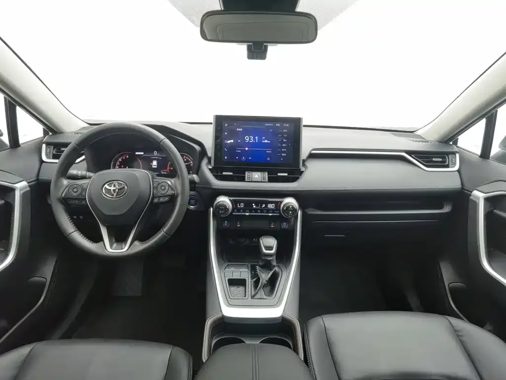 Toyota RAV4 — фото 7