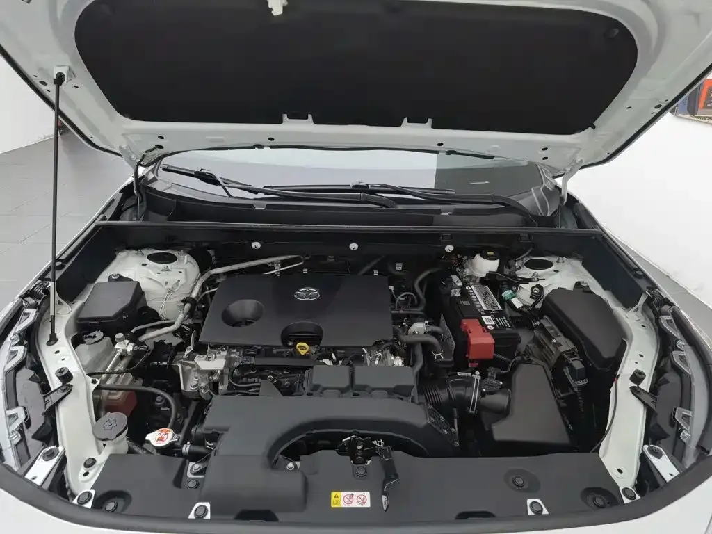 Toyota RAV4 — фото 6