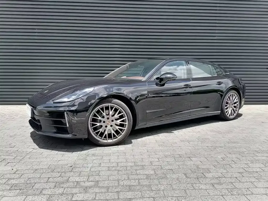 Porsche Panamera — фото 1