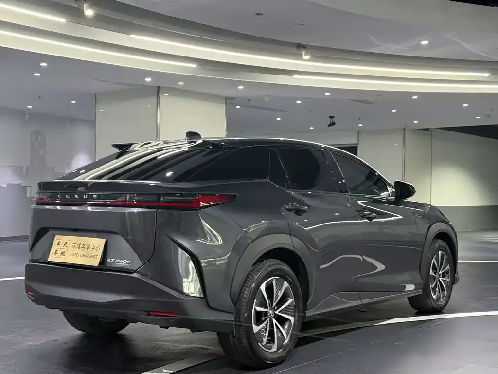 Lexus RZ — фото 2