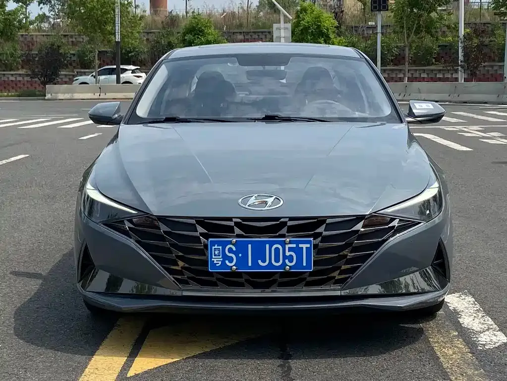 Hyundai Elantra — фото 4