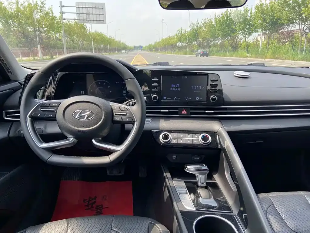 Hyundai Elantra — фото 10