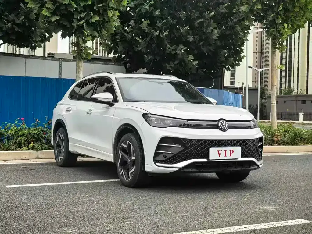 Volkswagen Tiguan L — фото 5