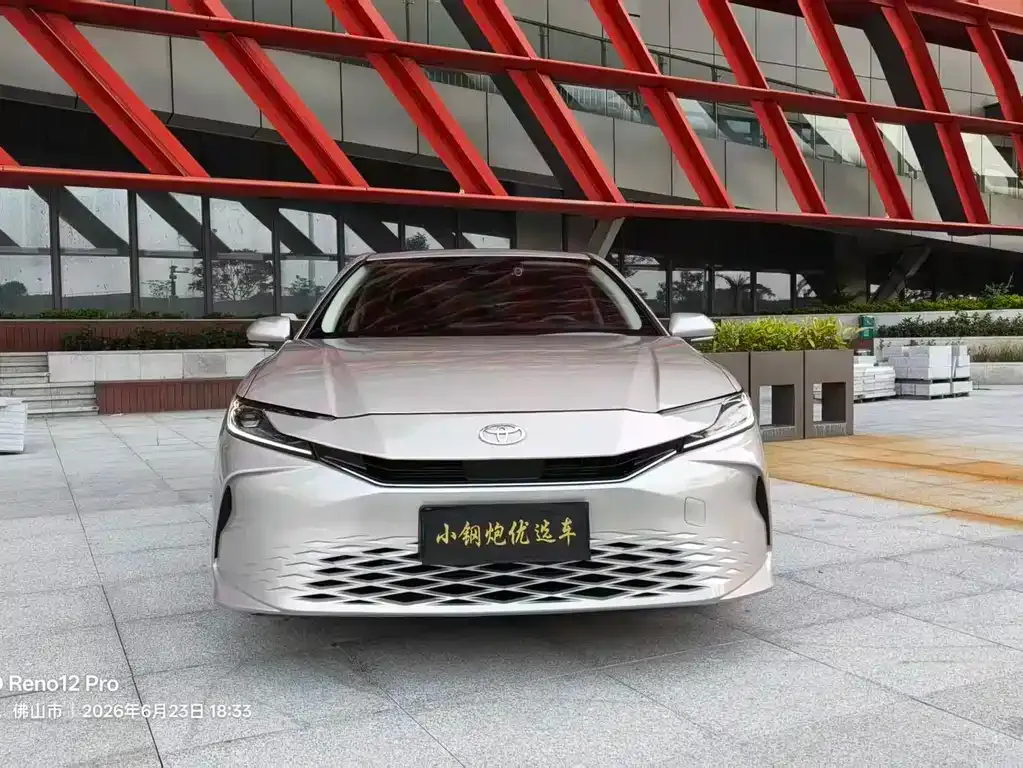 Toyota Camry — фото 9