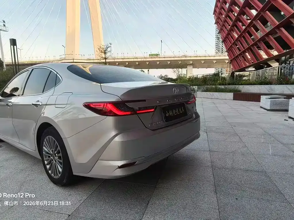Toyota Camry — фото 7