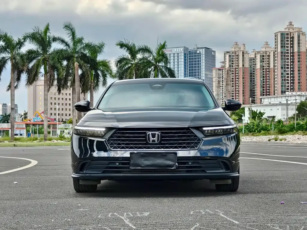 Honda Accord — фото 1