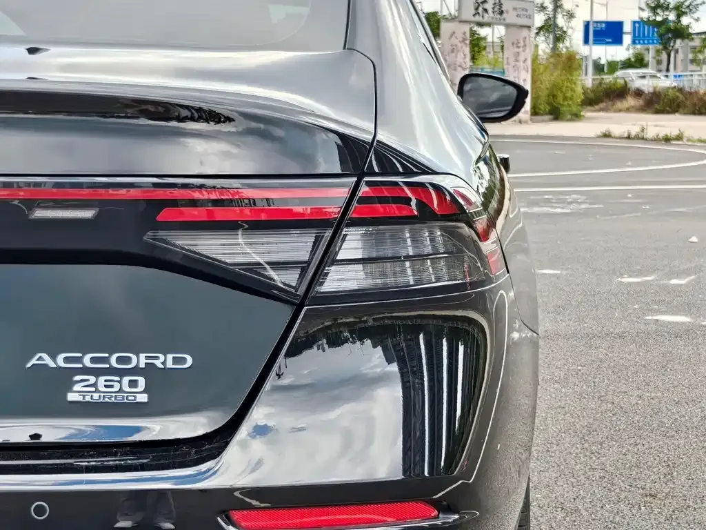 Honda Accord — фото 4