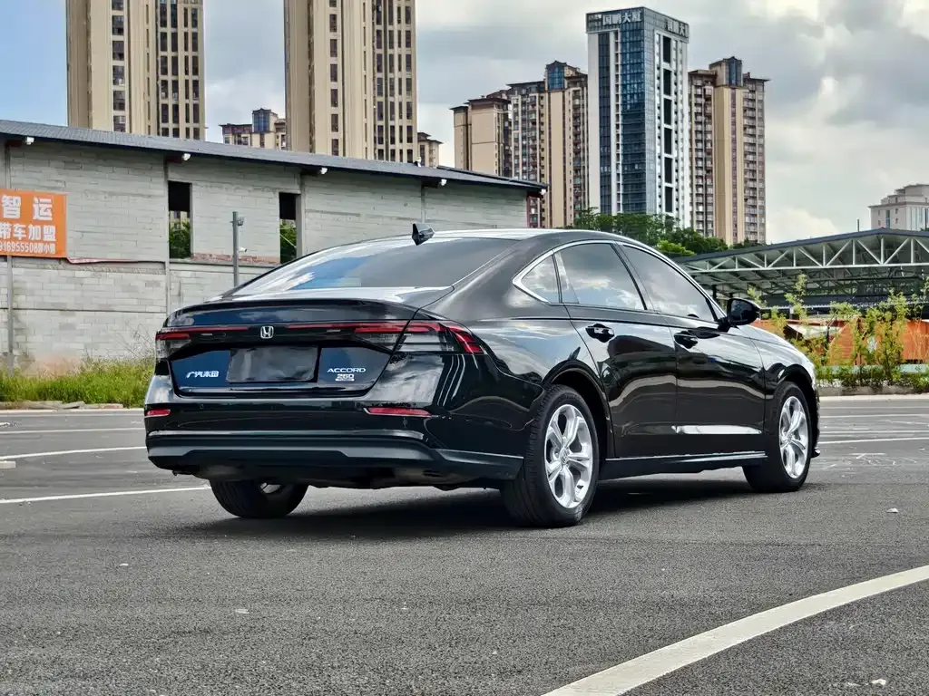 Honda Accord — фото 6