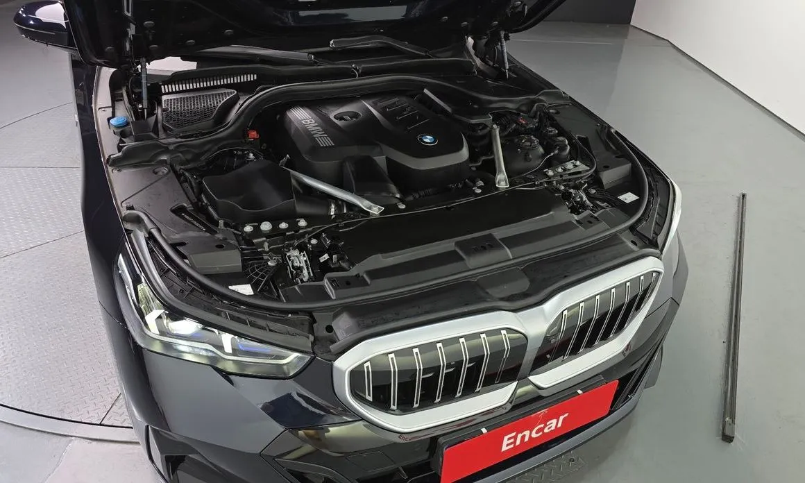 BMW 5-Series 2024 из KR, фото 9