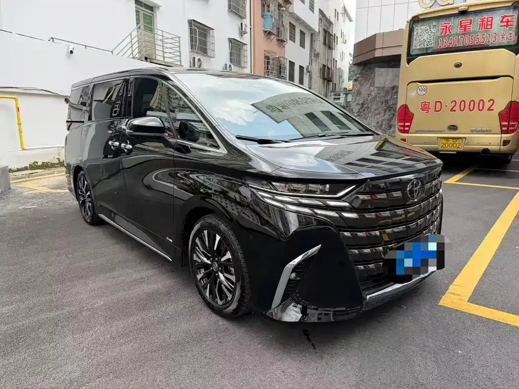 Toyota Alphard — фото 5