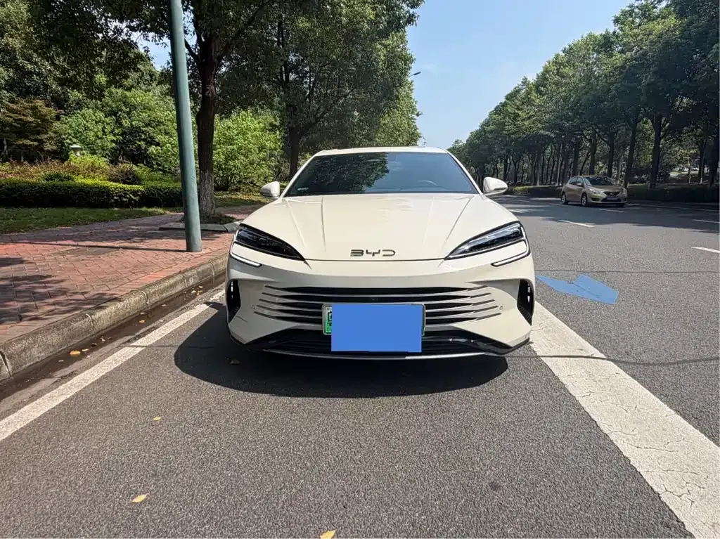BYD Seal 07 DM-i — фото 9