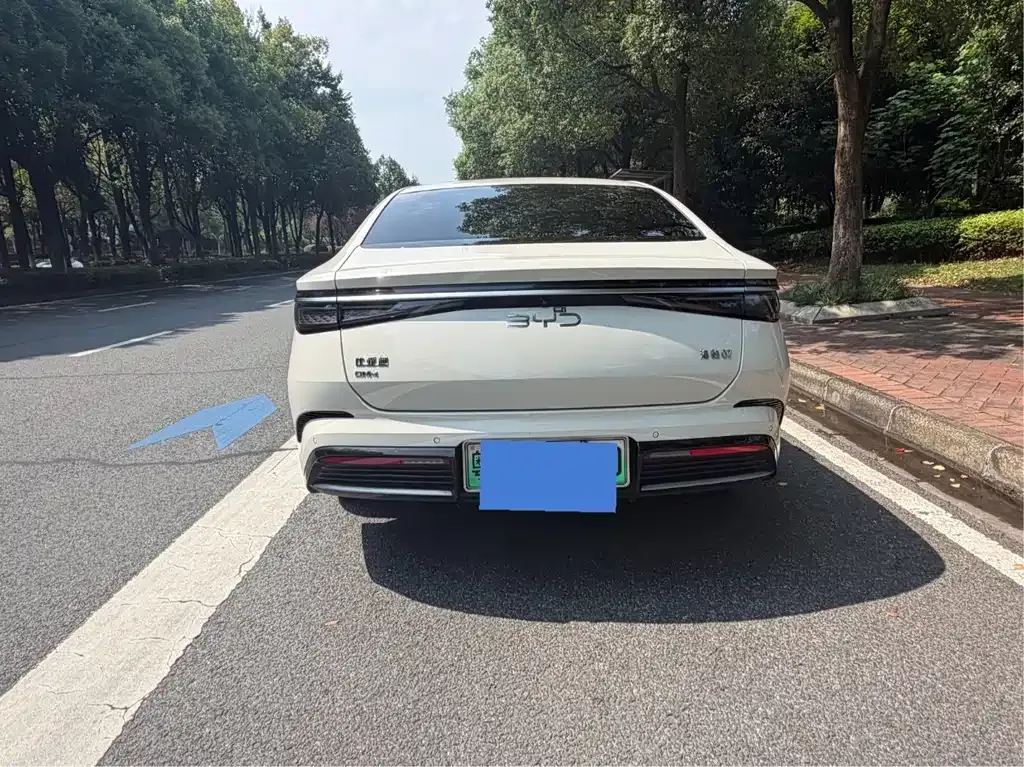 BYD Seal 07 DM-i — фото 8