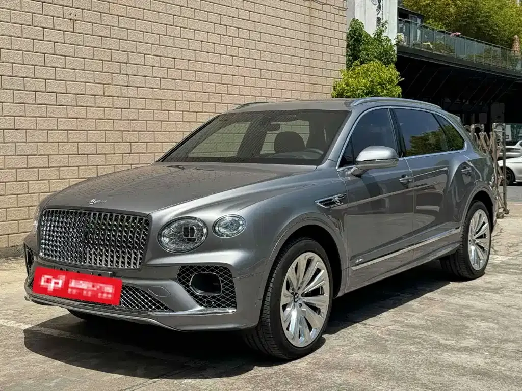 Bentley Bentayga — фото 1