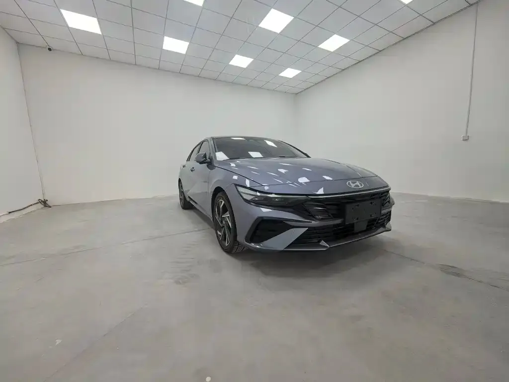 Hyundai Elantra — фото 2