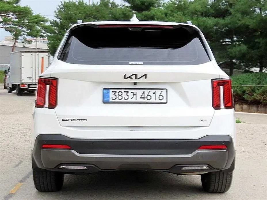 Kia Sorento — фото 5