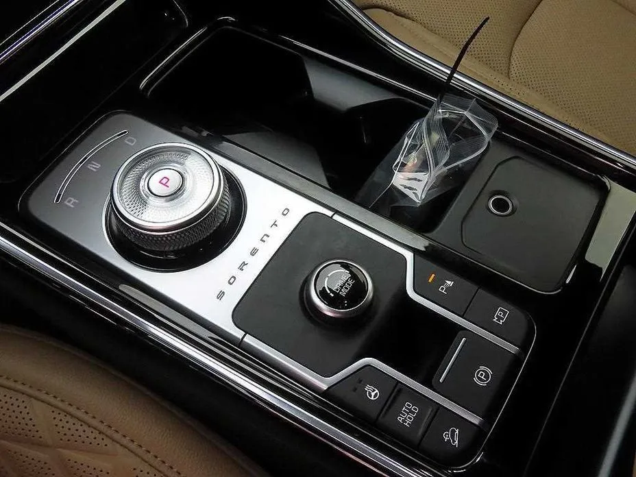 Kia Sorento — фото 4