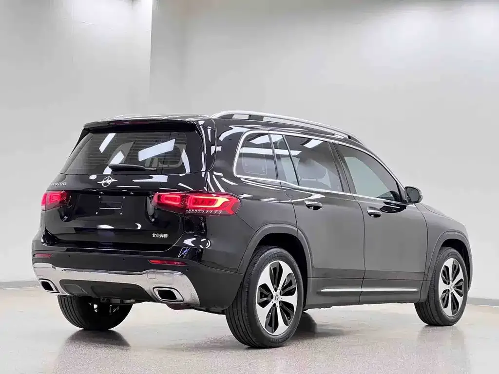 Mercedes-Benz GLB — фото 10
