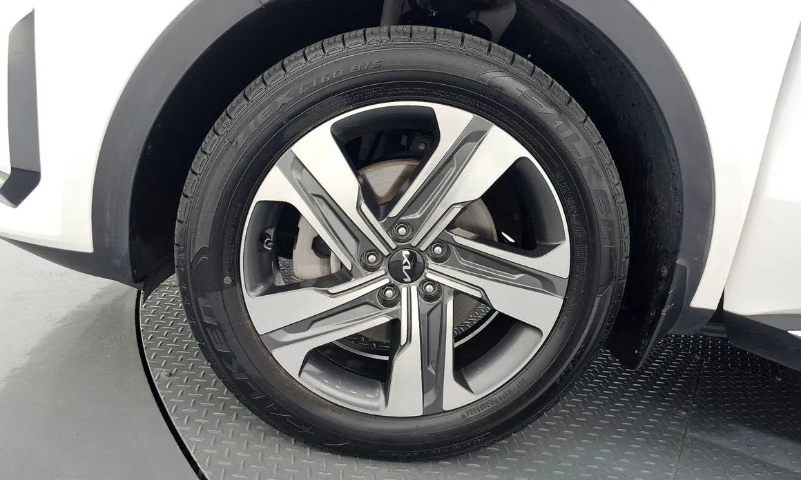 Kia Sorento — фото 10