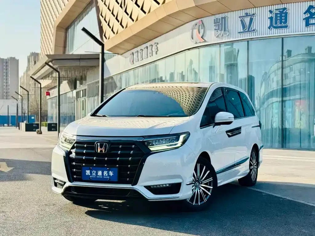 Honda Elysion — фото 1
