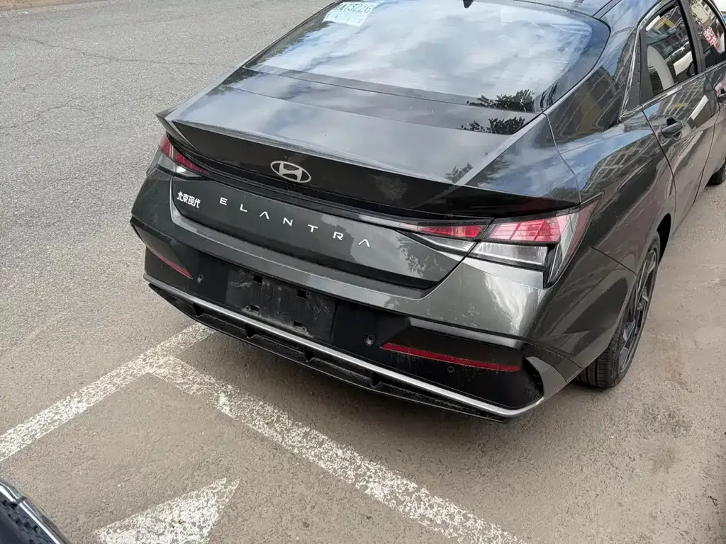 Hyundai Elantra — фото 8