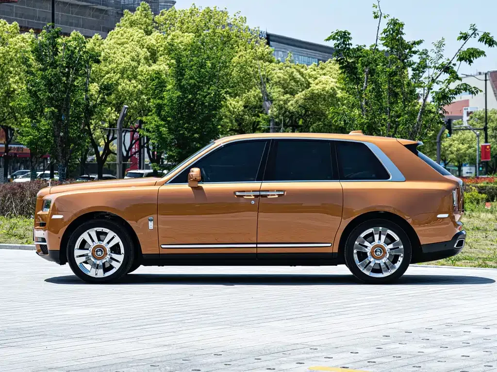 Rolls-Royce Cullinan — фото 9