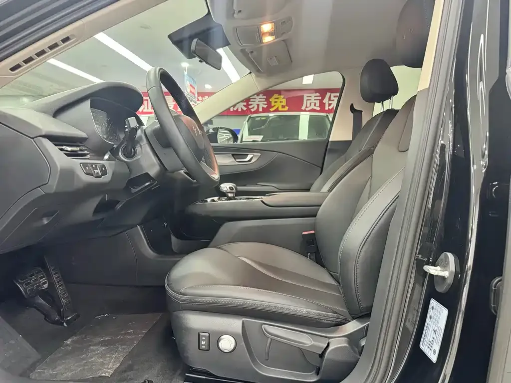 Hongqi E-QM5 — фото 8