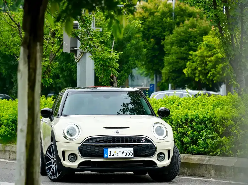MINI Clubman — фото 7