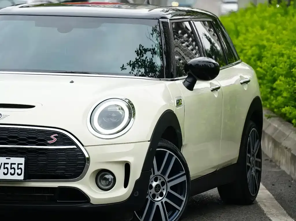 MINI Clubman — фото 3