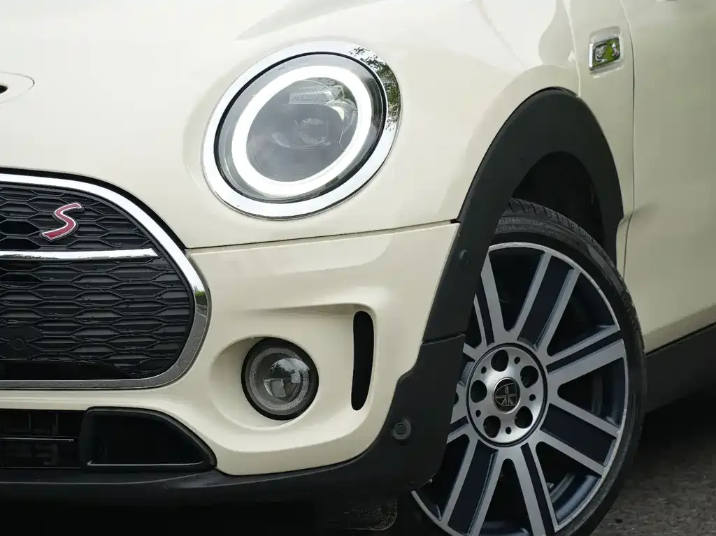MINI Clubman — фото 2