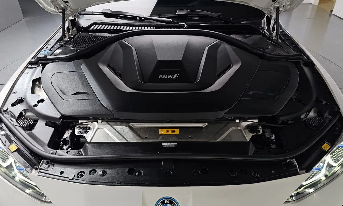 BMW i4 2023 из KR, фото 10