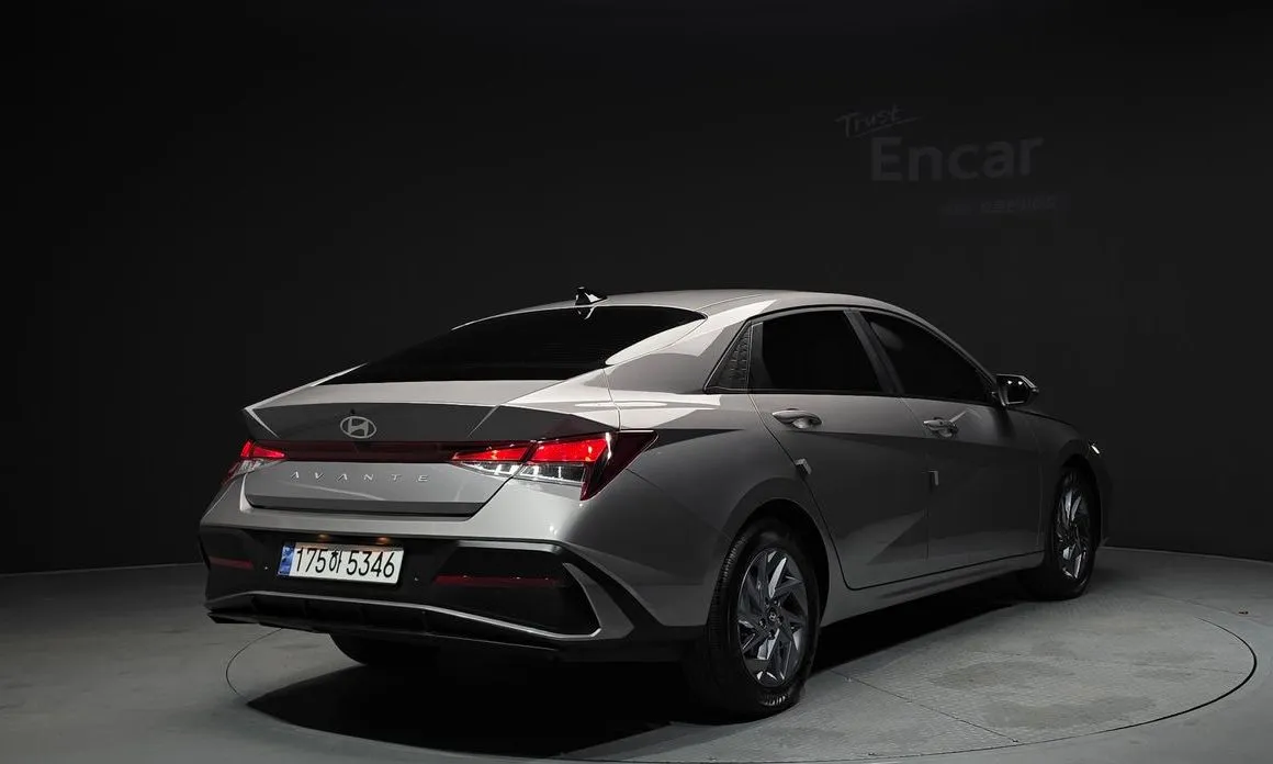 Hyundai AVANTE — фото 2
