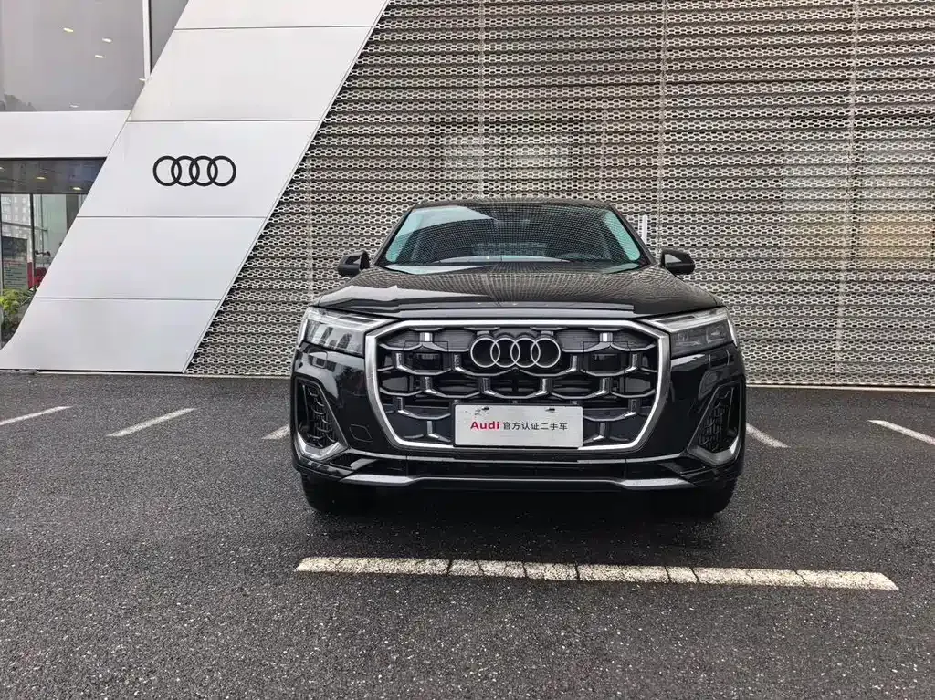 Audi Q7 — фото 10