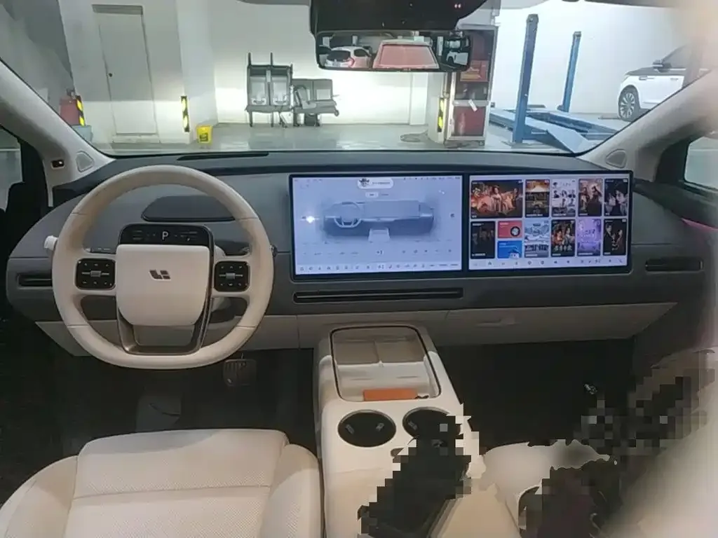 Li Auto i8 — фото 3