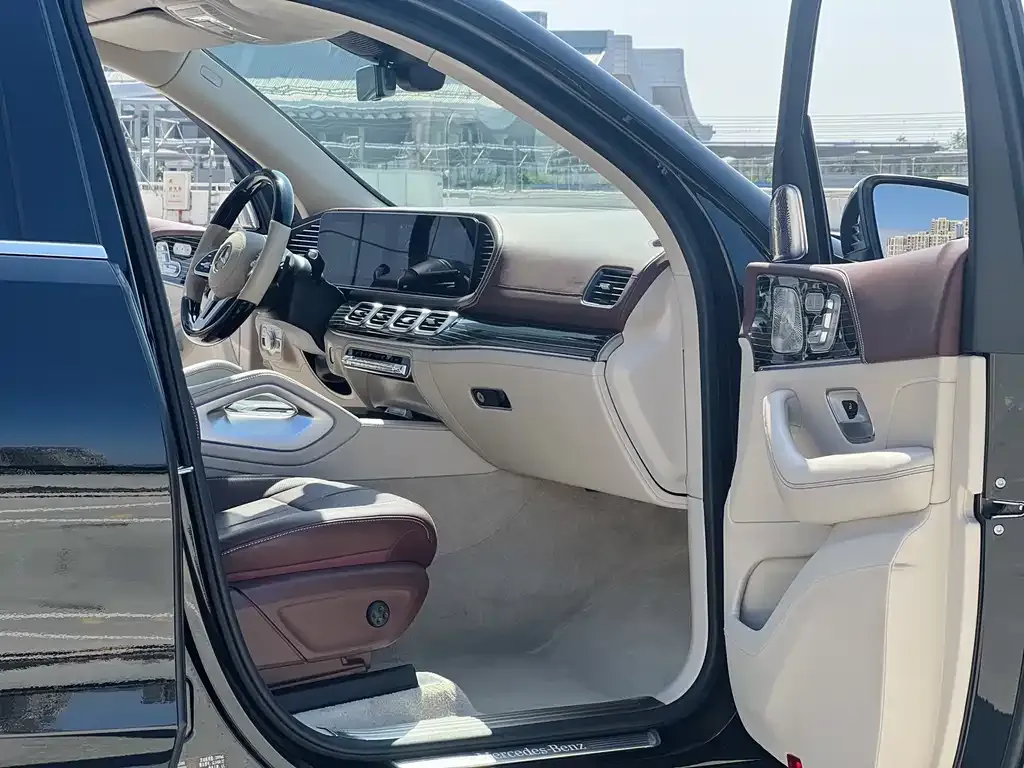 Mercedes-Benz GLS — фото 3